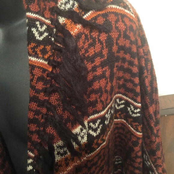 H&M Sweater - Picture 3 of 5